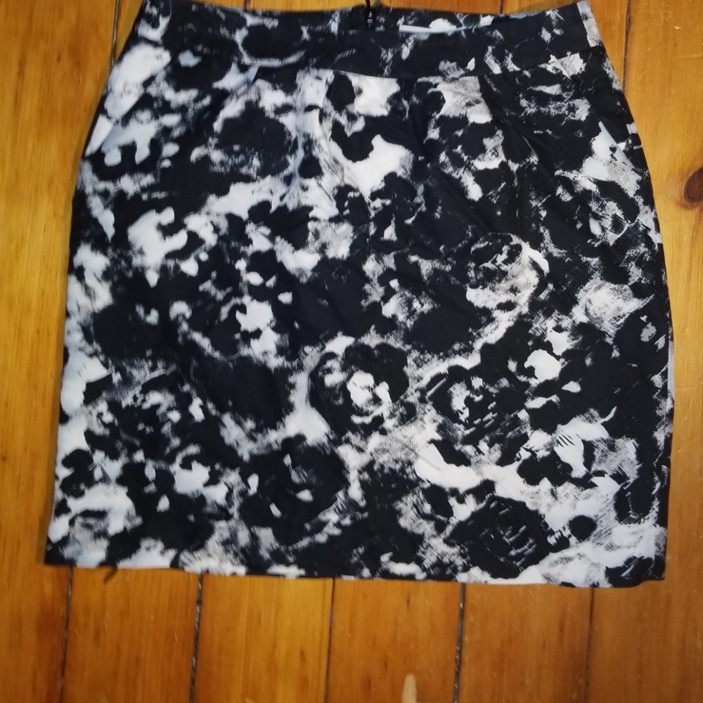 Halogen by NordstromBlack And White Print Silk Blend Skirt